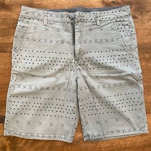 O’Neill standard fit 32 casual shorts